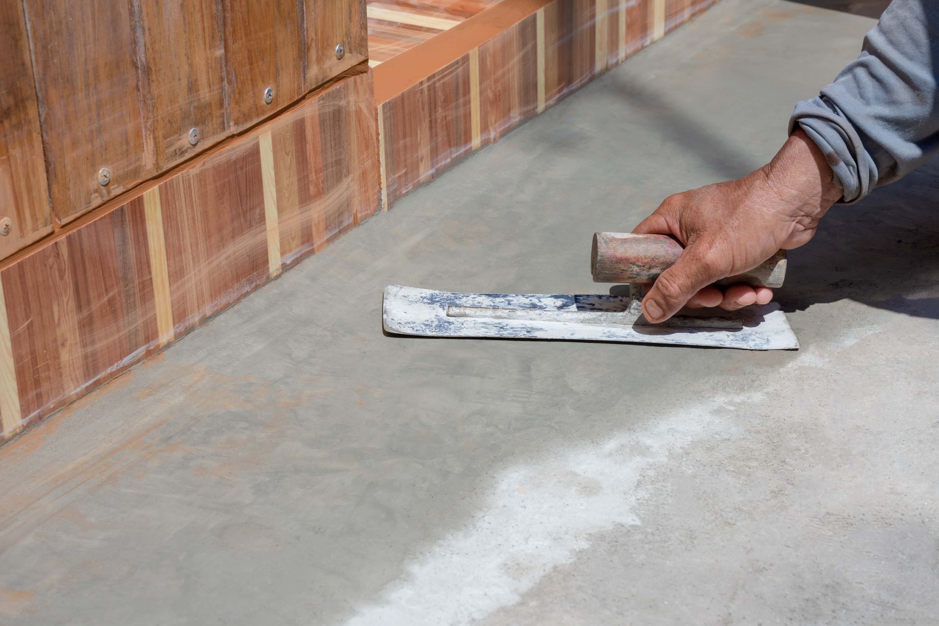 Smoothing out a concrete repair