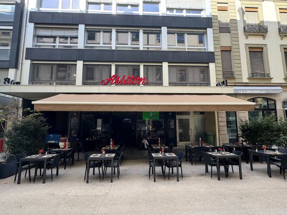 La terrasse du bar restaurant Ariston à Genève