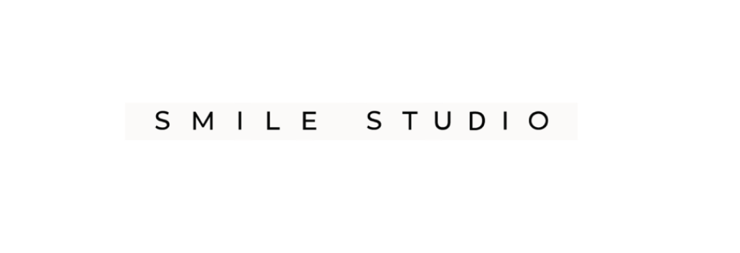 Cre8 Smile Studio logo