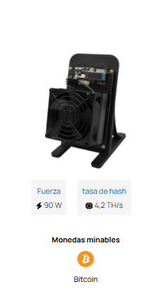 Una máquina minera de Bitcoin negra con un ventilador, que muestra su potencia, tasa de hash y etiqueta
