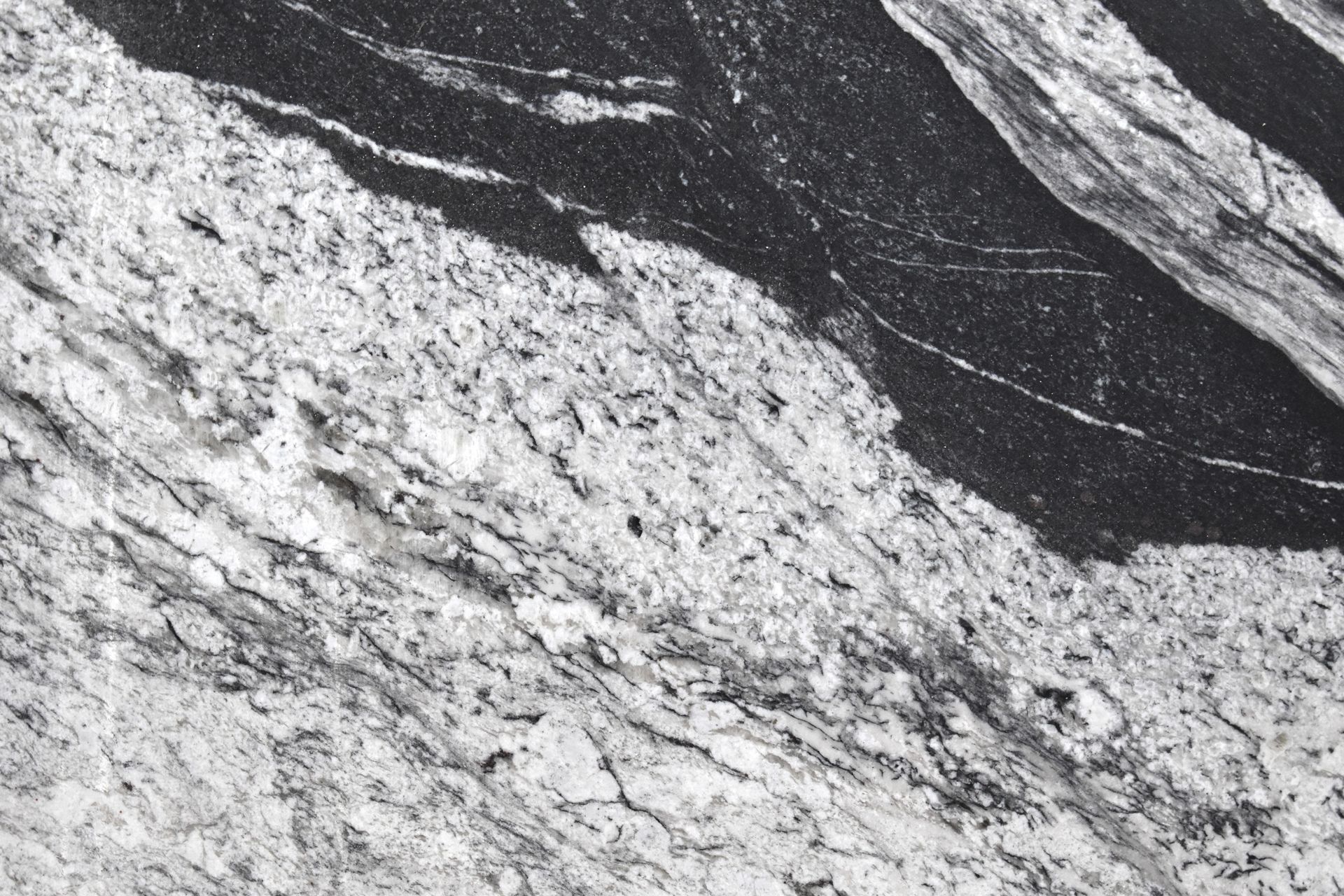 Black Lightning 3705