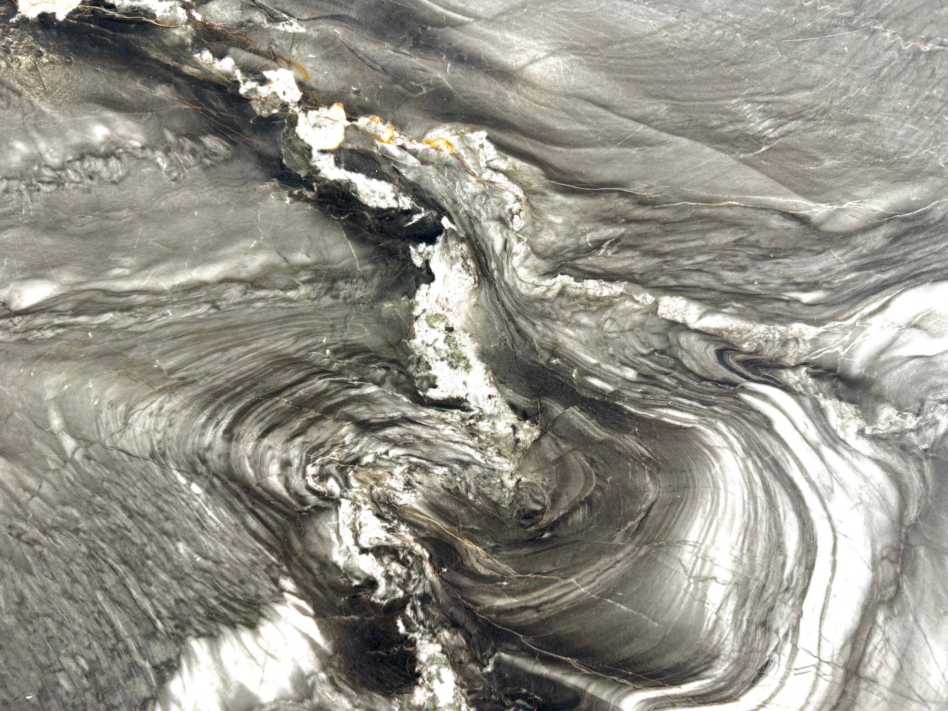 Green Breeze Leathered 4912