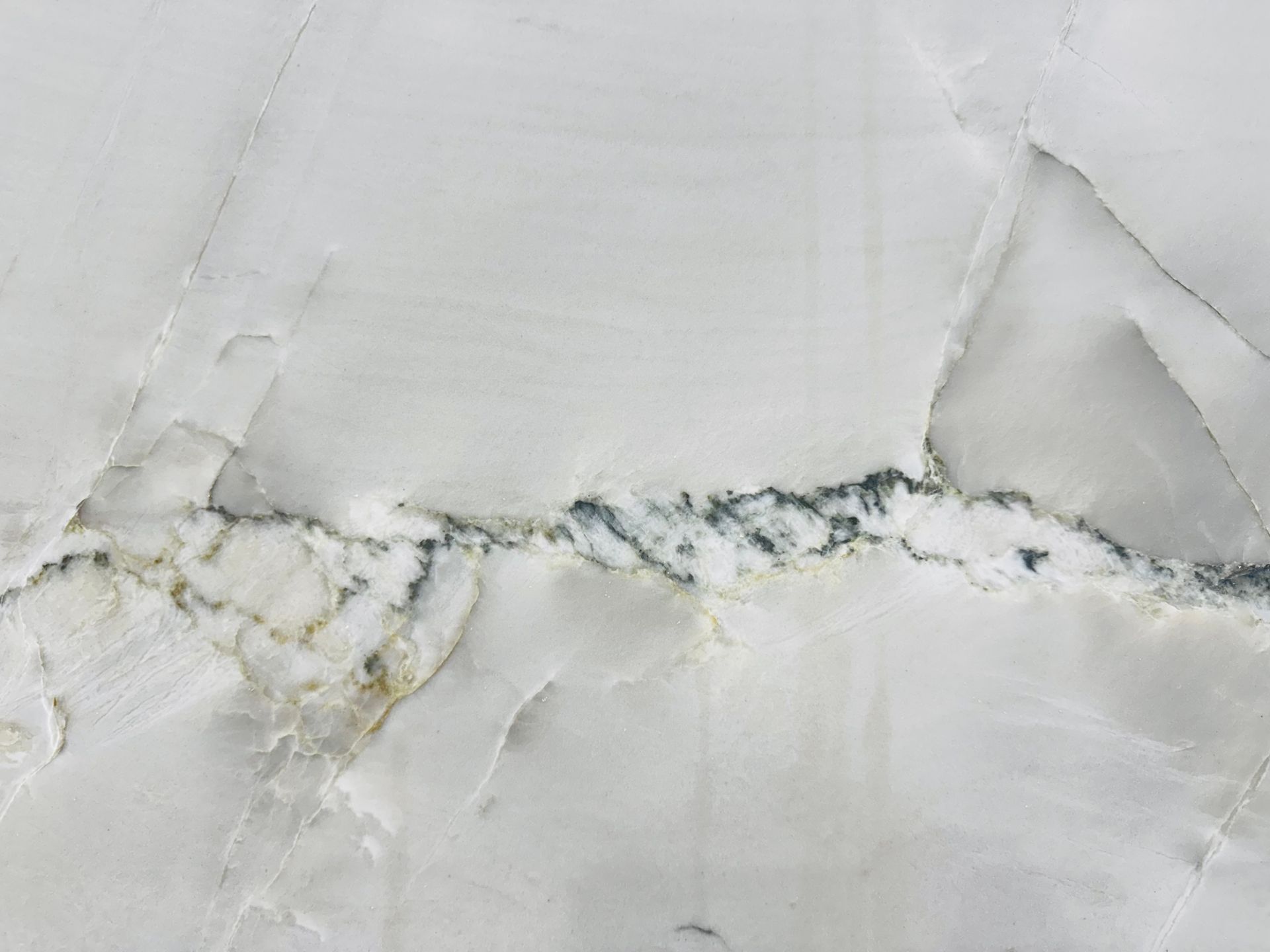 Bianco Superiore Honed 4517