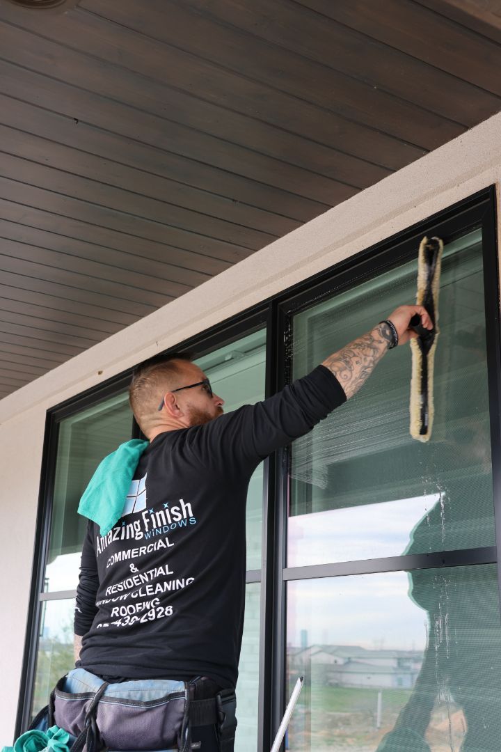 Alternative Window Cleaning Methods (If Pressure Washing Isn’t Ideal)