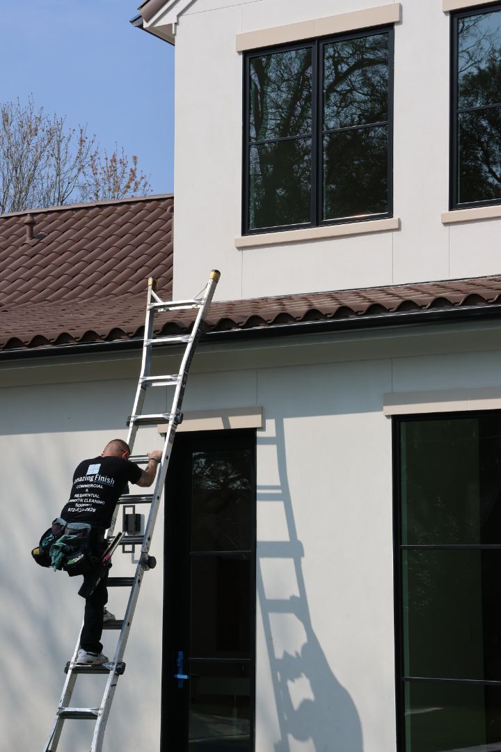 Comparing Vinegar to Commercial Window Cleaners