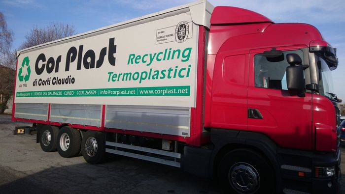 camion per il trasporto materie plastiche