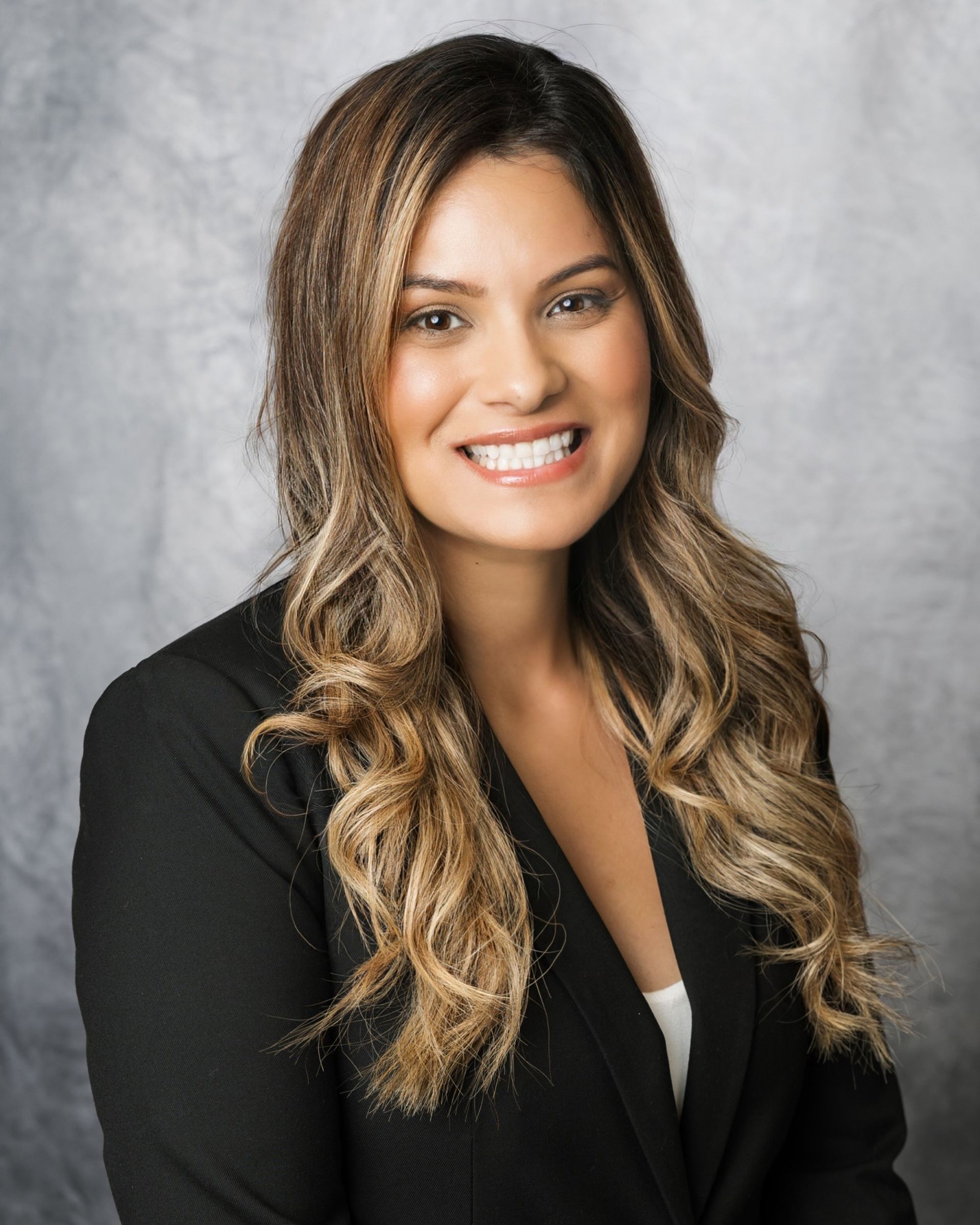Adriana De Binion Headshot