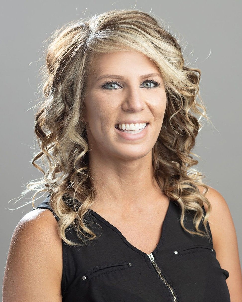 Mindi Alsbury Headshot