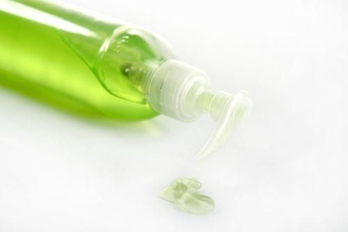 detersivo verde in bottiglietta