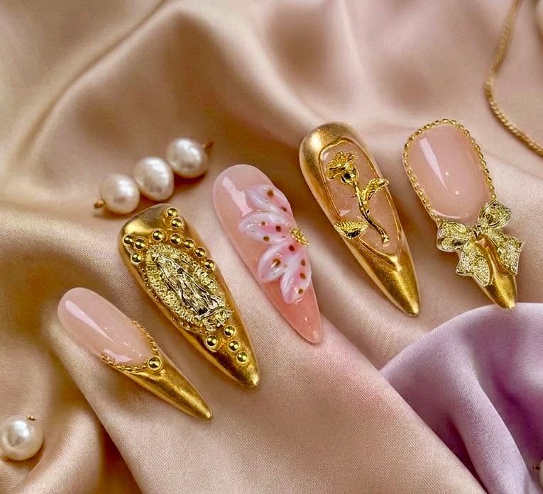 Exquisite vintage golden sculpted nail designs - Acrylic Nails