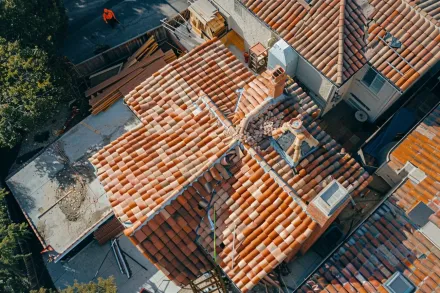 Elgin roof repair specialists handle shingle roof installation, flat roofing, and tile roof repairs.