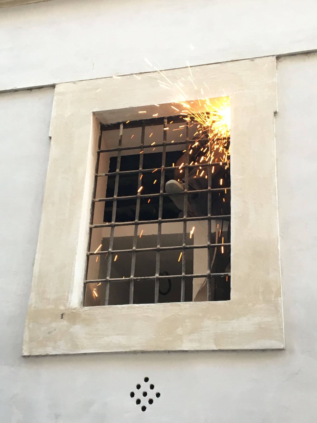 Grata di ferro a una finestre