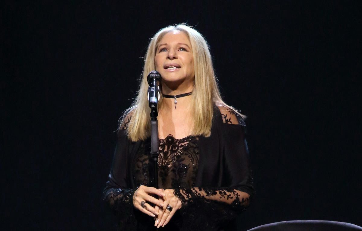 Streisand performs in D.C., 2016. Photo by: Paul Morigi