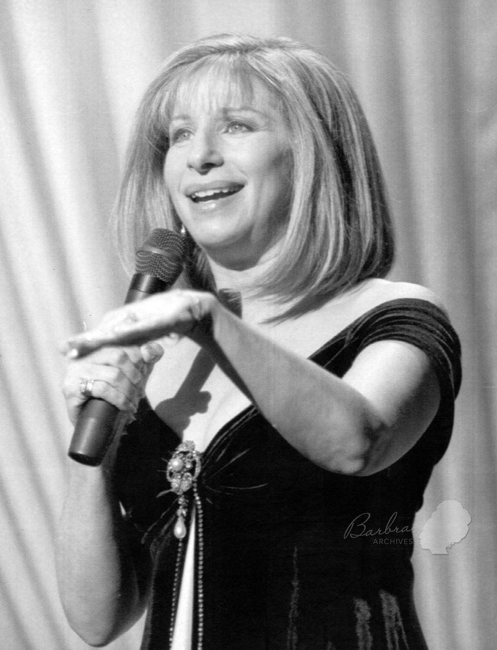 May 10, 1994 ... Barbra Streisand waves to a sold out crowd at USAir Area in Landover, Md. to start her tour of the United States. Streisand is on the first stop of her five city tour, her first in 28 years. Photo by: Carlos Osorio.)