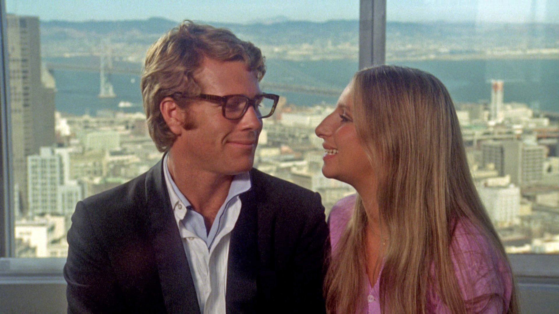 Ryan O'Neal and Barbra Streisand in What's Up Doc ?