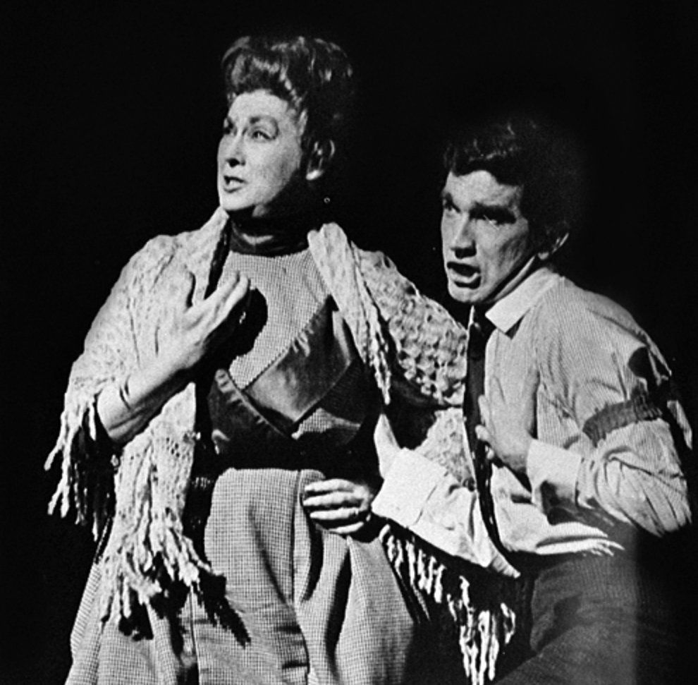 Kay Medford and Danny Meehan sing on Broadway