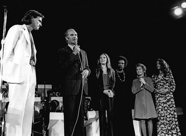 Barbra Archives | Live Concert at the Forum 1972 for McGovern