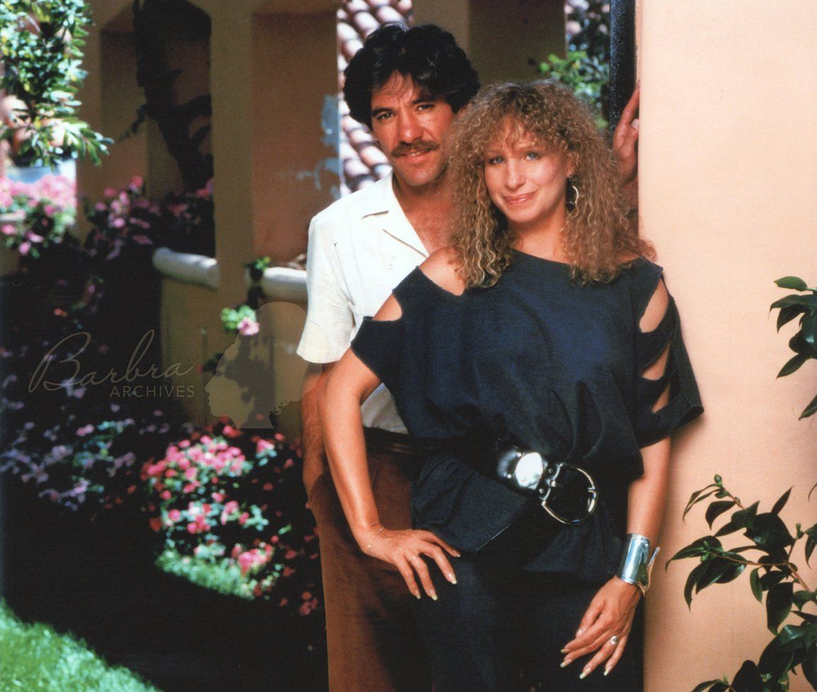 Geraldo Rivera and Barbra Streisand pose for a 20/20 interview, 1983.