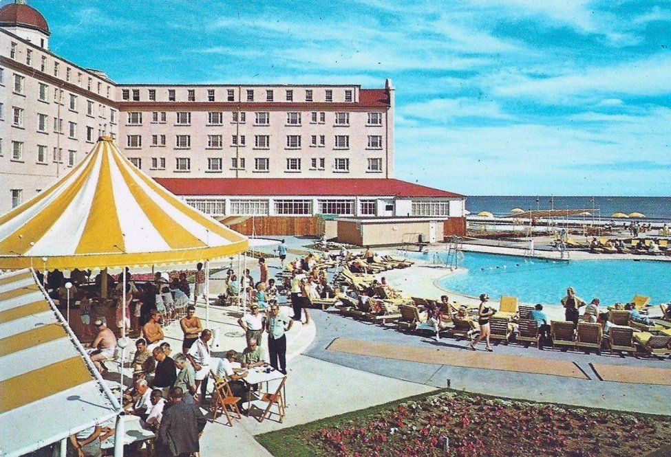 1960s postcard view of the Lido.