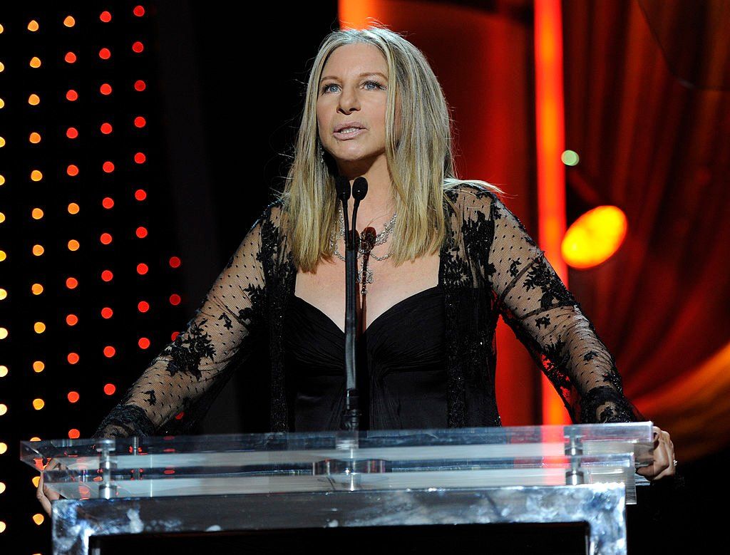 Streisand giving her acceptance speech. Photo by: Kevin Mazur