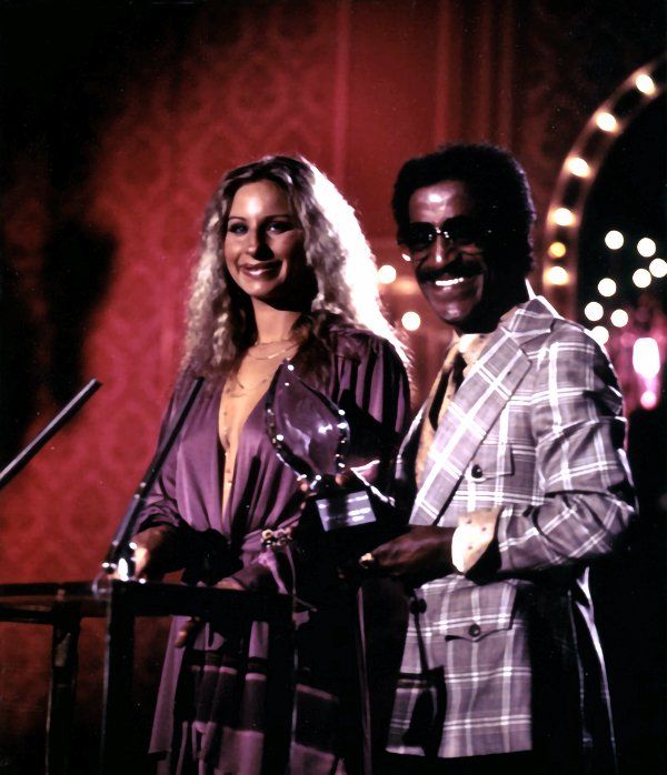 Barbra Streisand and Sammy Davis Jr. on The People's Choice Awards, 1975.