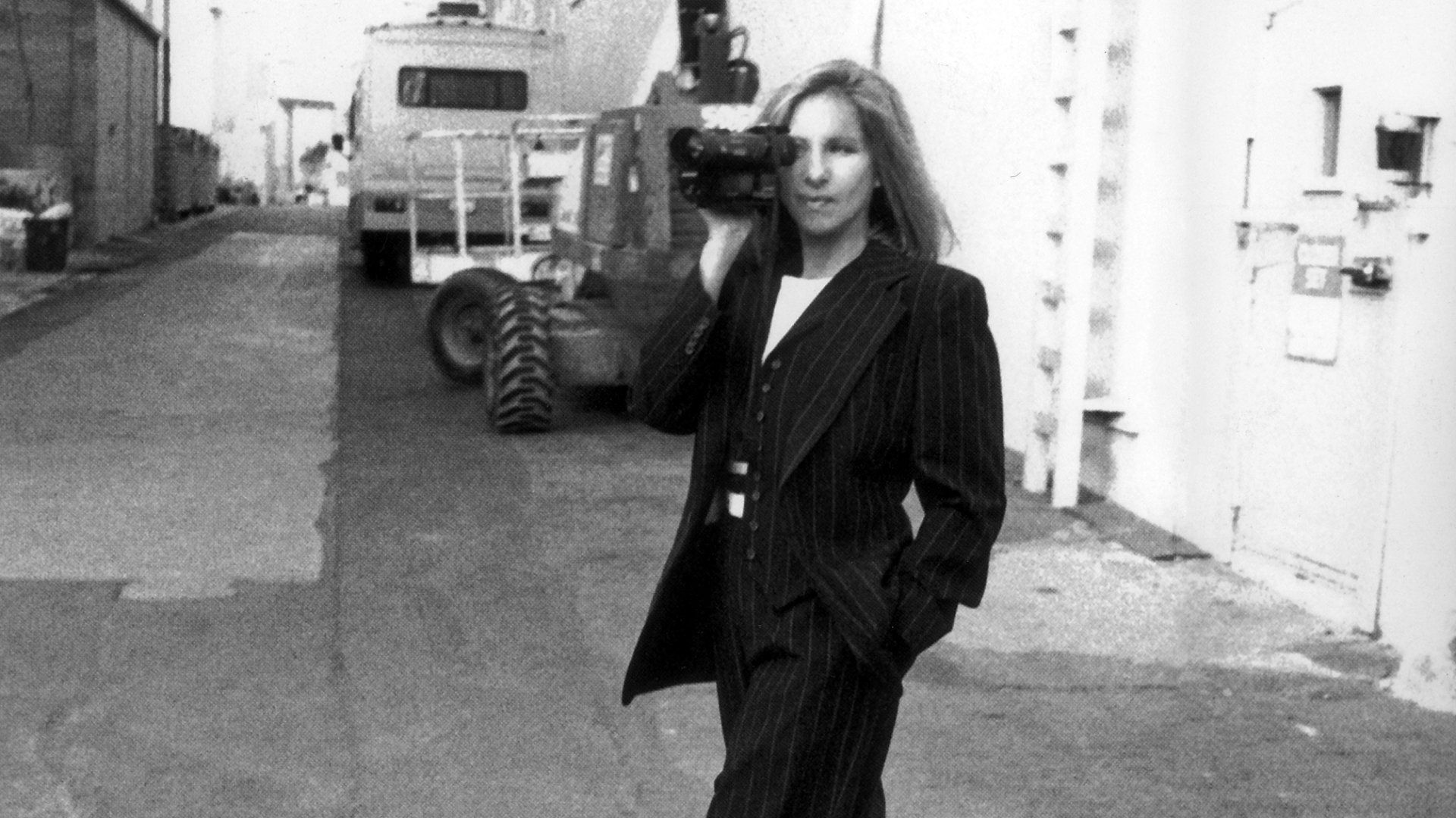 Streisand on the studio backlot. Photo by: Annie Leibovitz