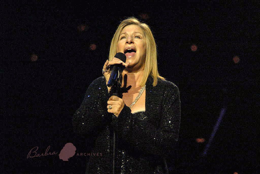 Streisand sings in D.C.  Photo by: Rich Lipski