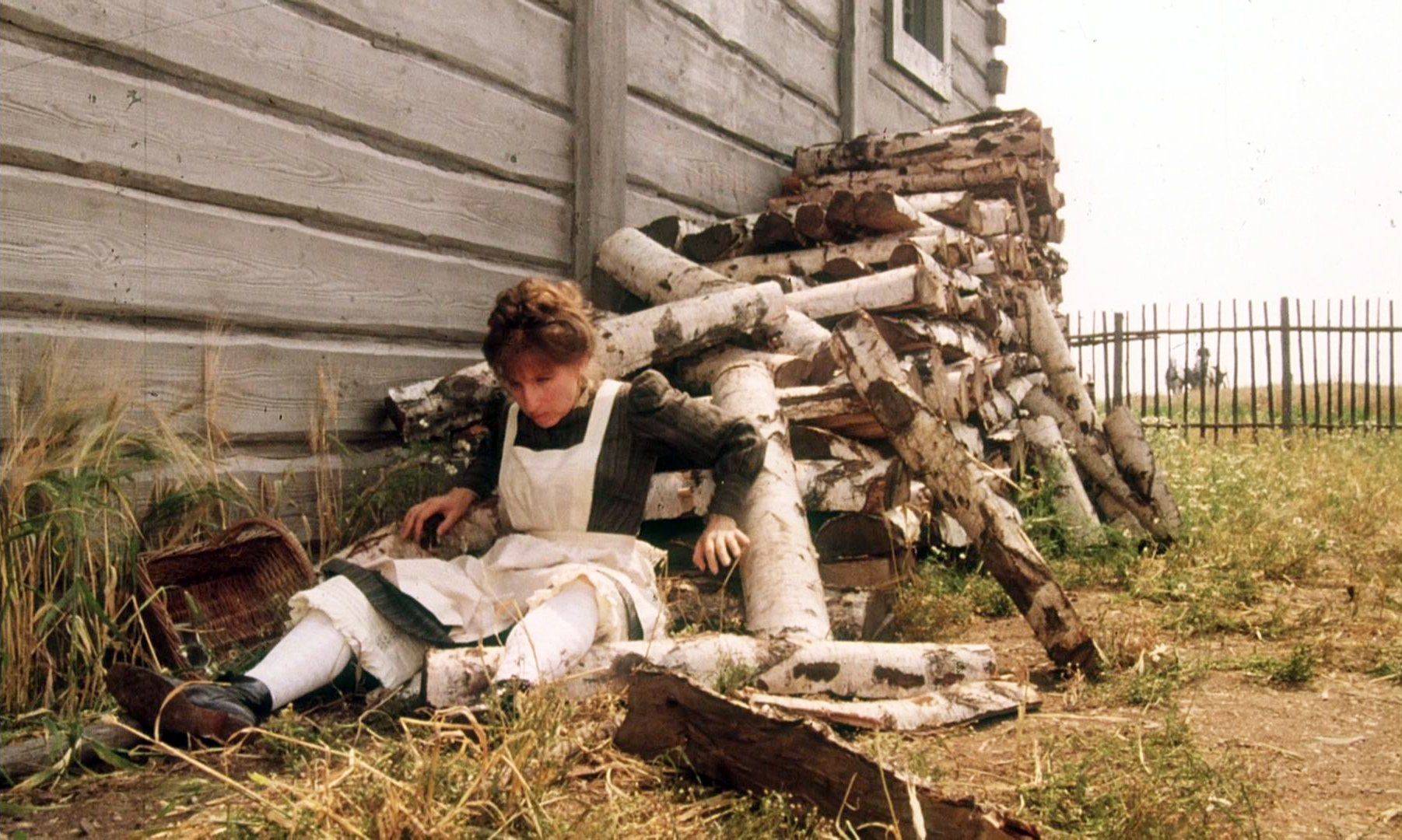 A cut scene in which Yentl falls off a stack of wood while peering into the Jewish Temple.