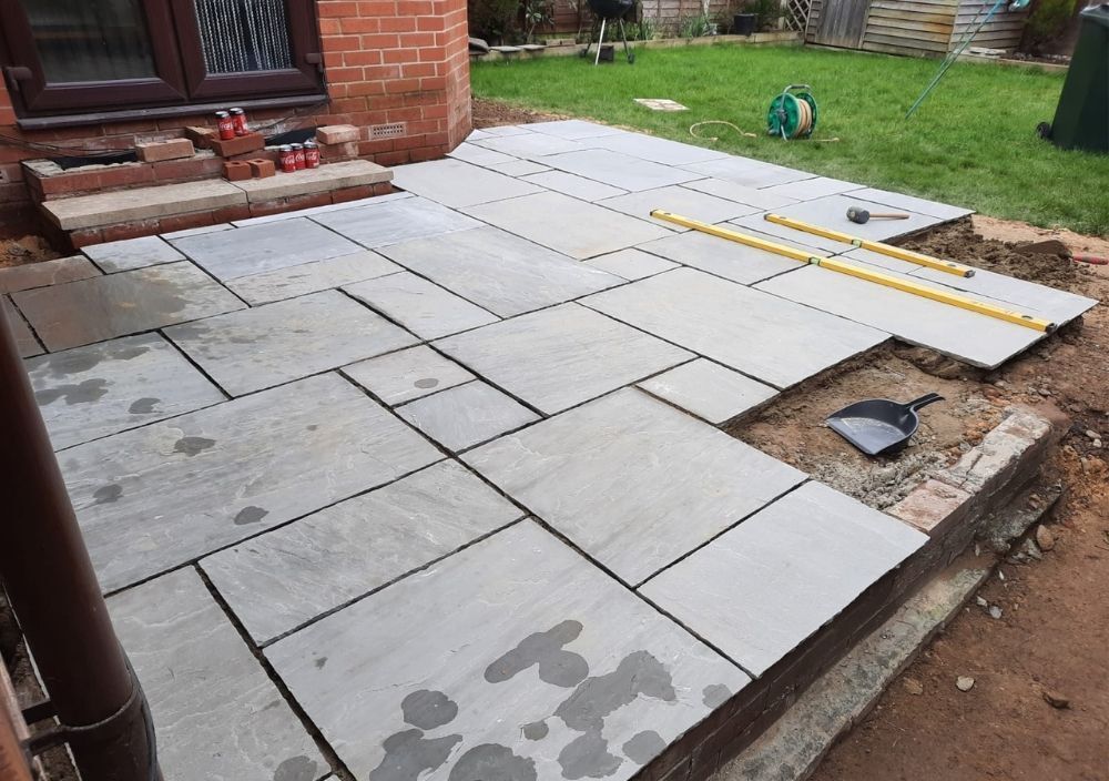 Garden patio using state paving in Oakwood, Leeds