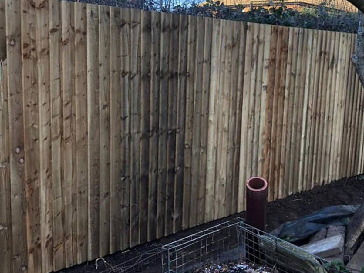 Paving Leeds garden fencing in Leeds