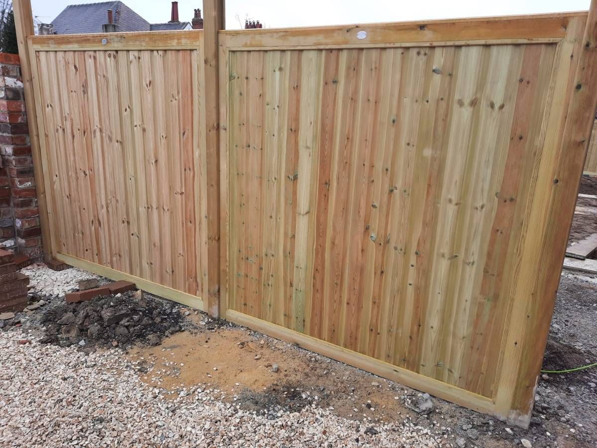 Garden Fencing Leeds | Fencing contractors - Paving Leeds