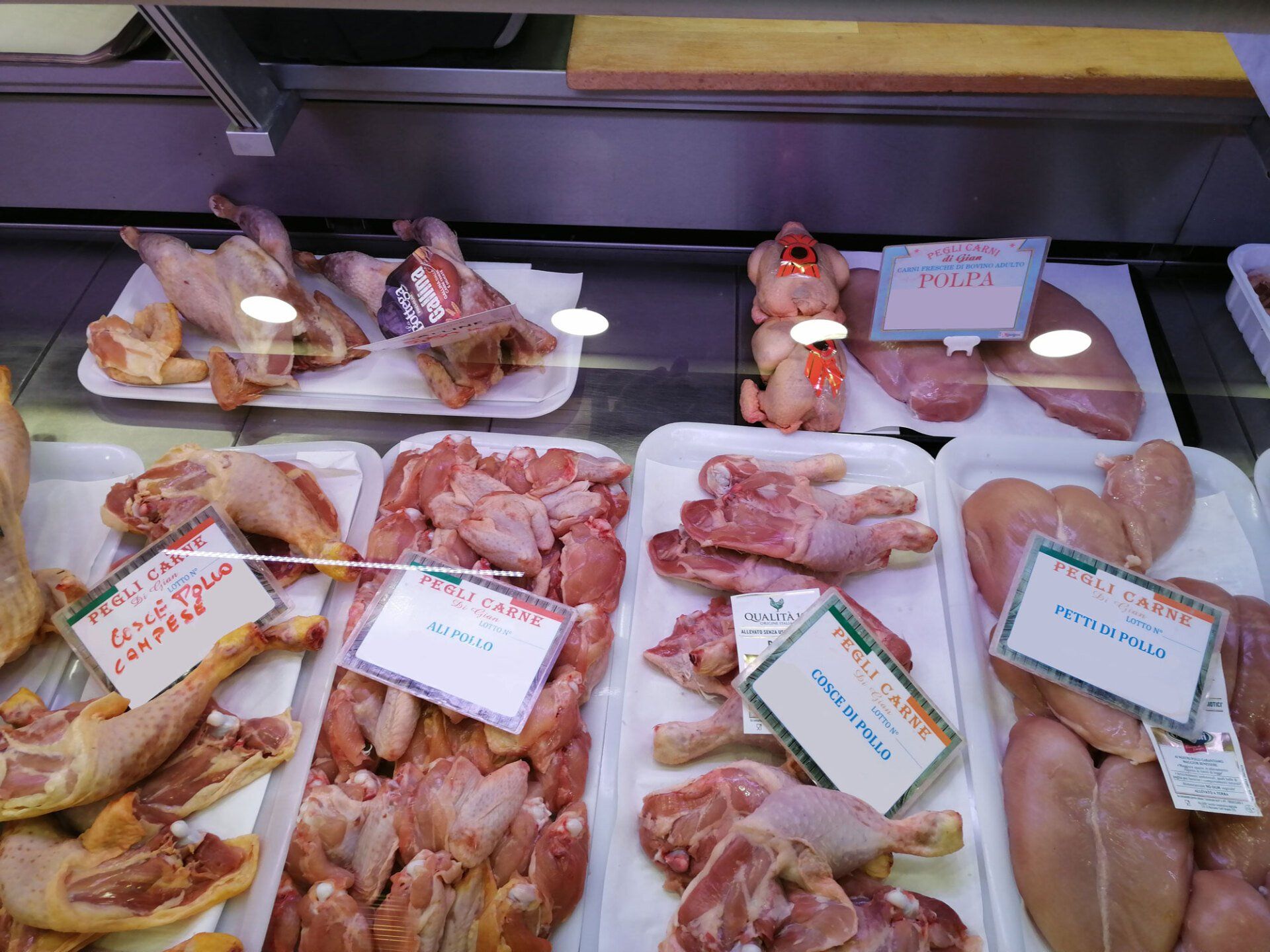 vetrina di una polleria