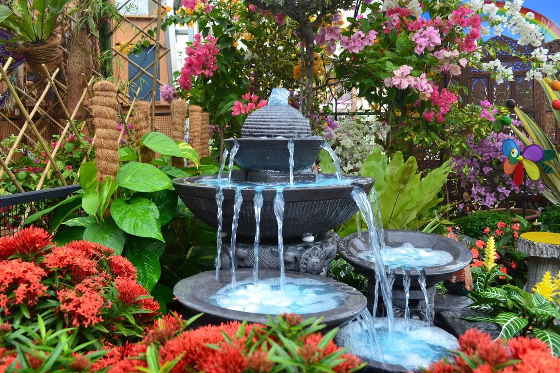 fontana a cascata da giardino