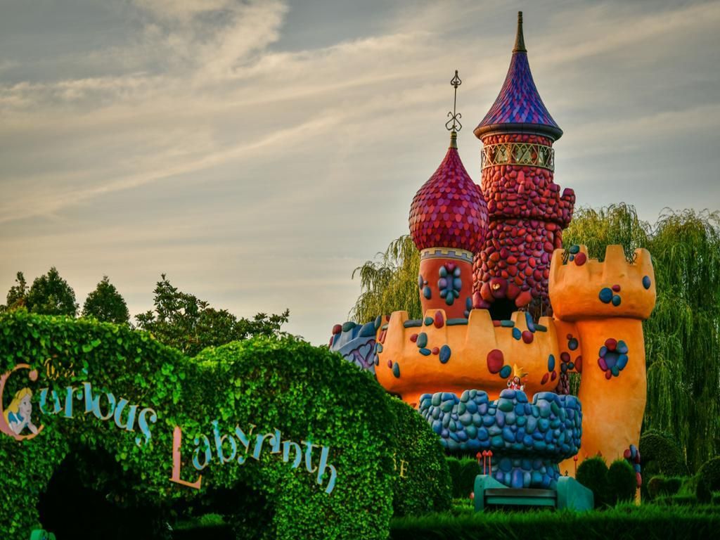 A castle with a sign that says curious labyrinth