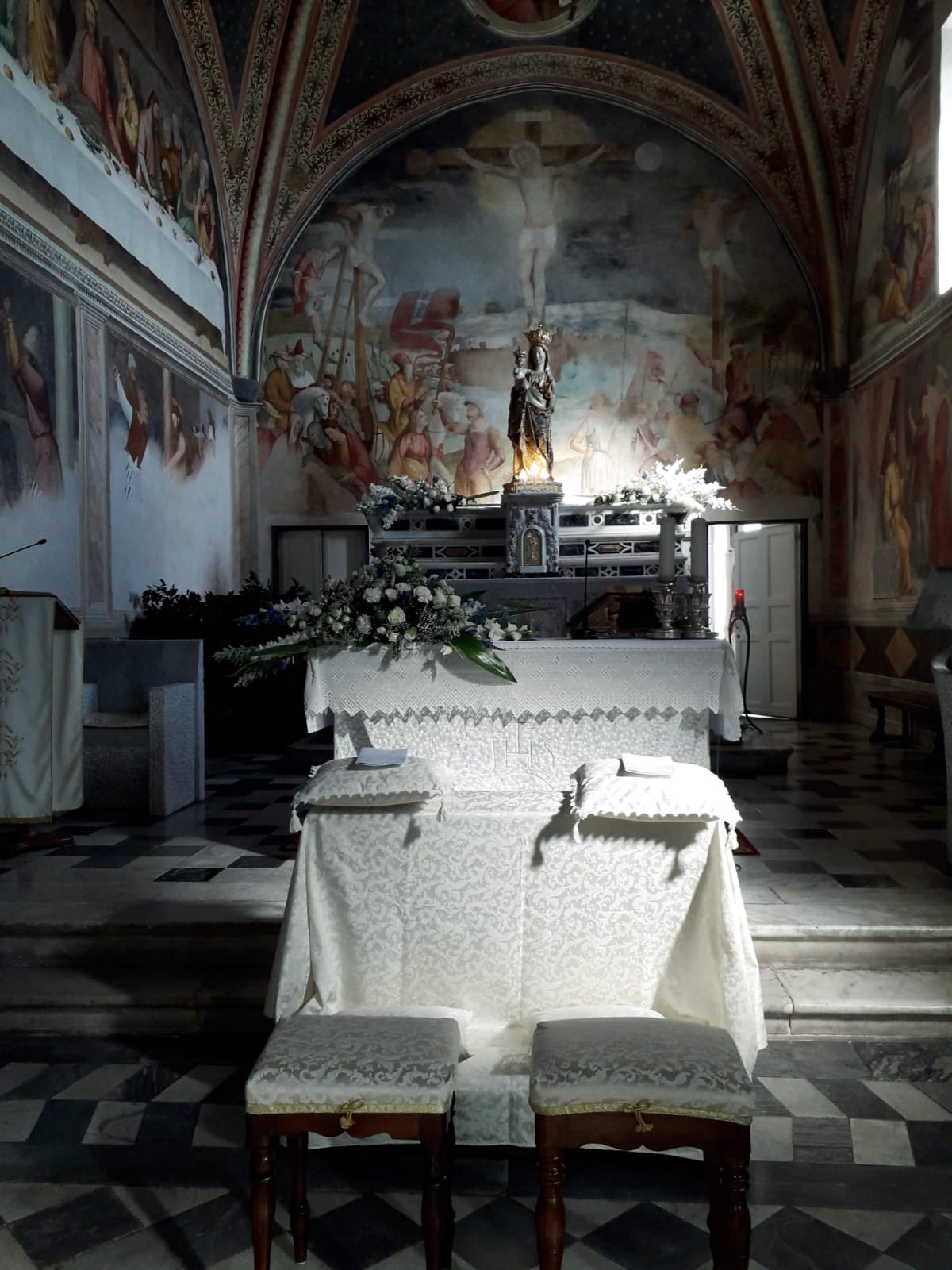 decorazioni floreali chiesa