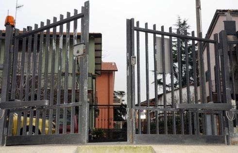 apertura cancello in ferro con automazione