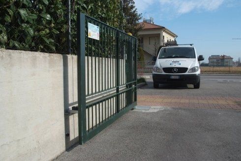 cancello automatizzato aperto