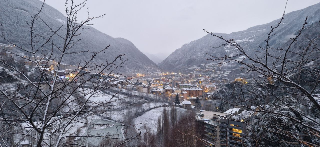 Andorra, un país de negocios y naturaleza Andorra, un paraiso de naturaleza y hub empresarial.
