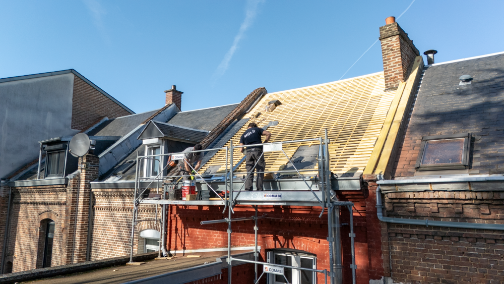 Réalisation d’une toiture en zinc par l’entreprise Moronvalle à Amiens, dans les Hauts-de-France

