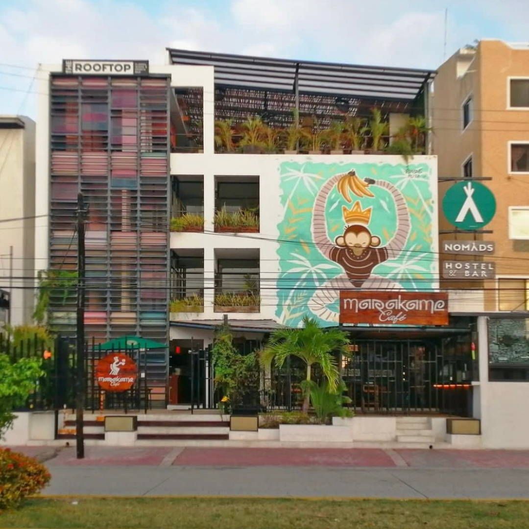 A building with the word rooftop on it