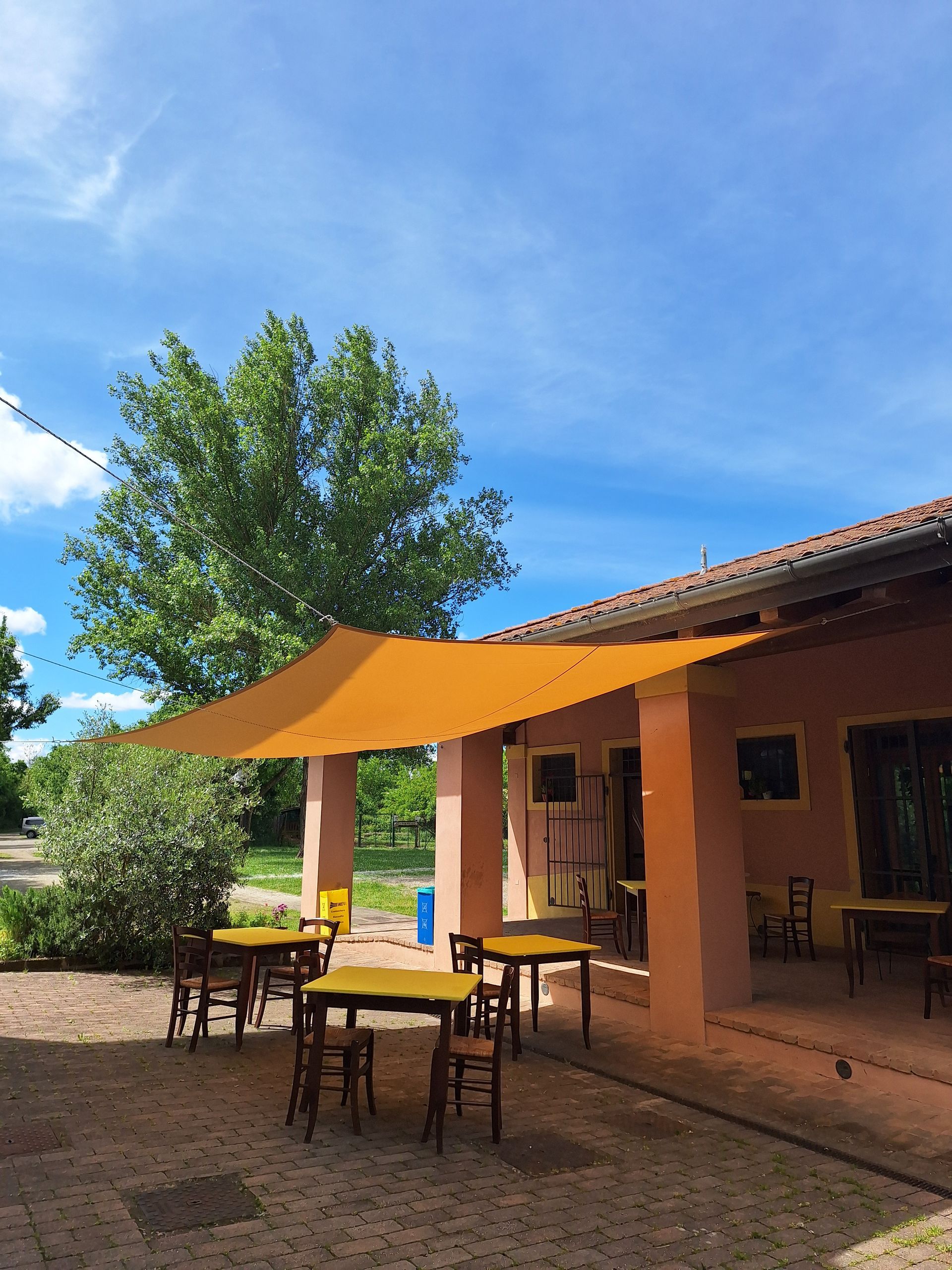 Oasi la Rizza Ristorante e Ostello B&B