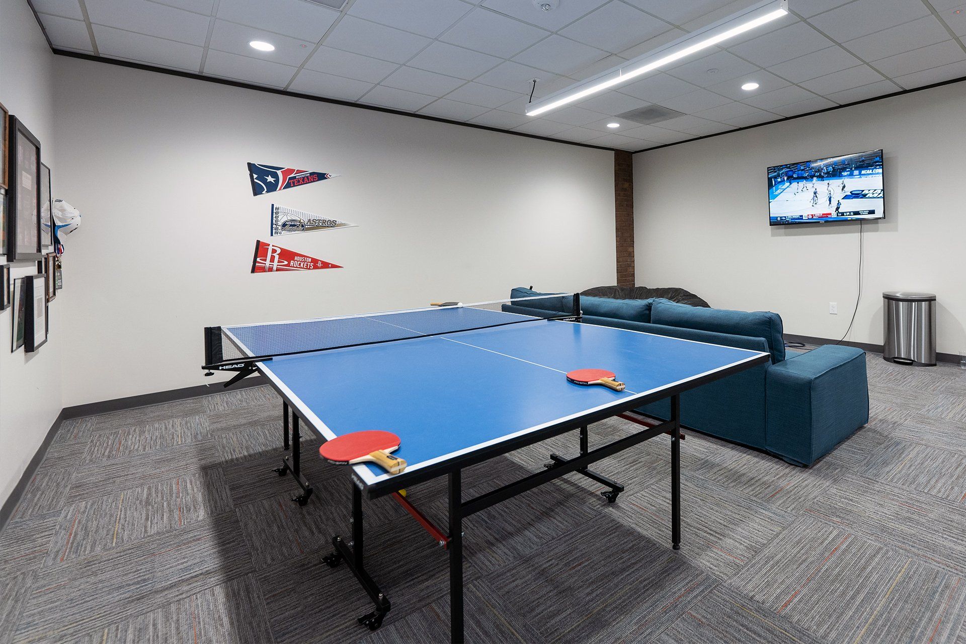 ping pong table