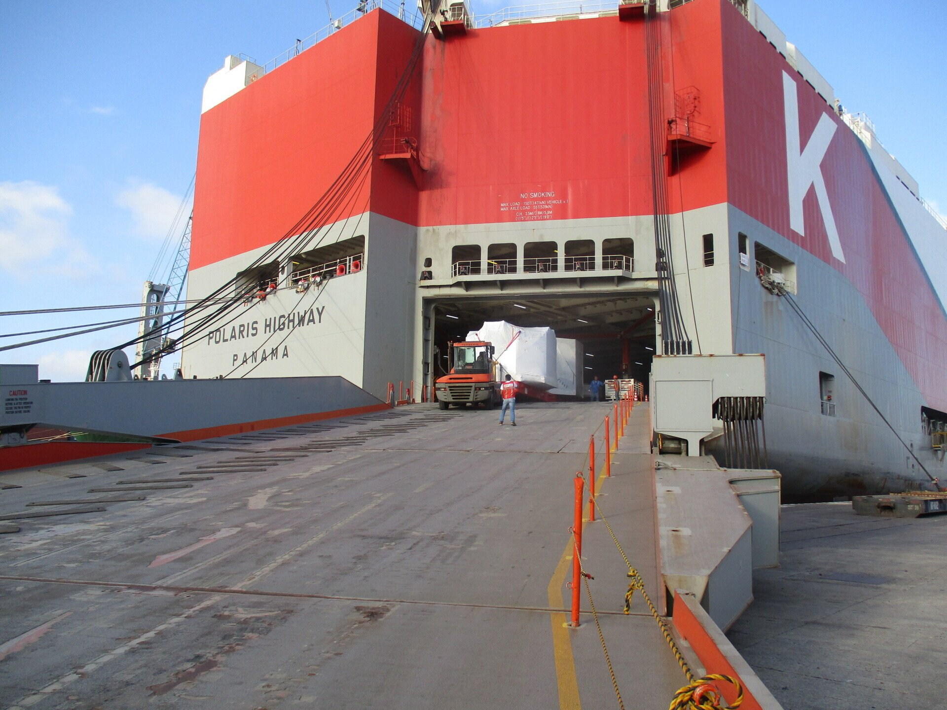 Transporte de carga voluminosa en barco