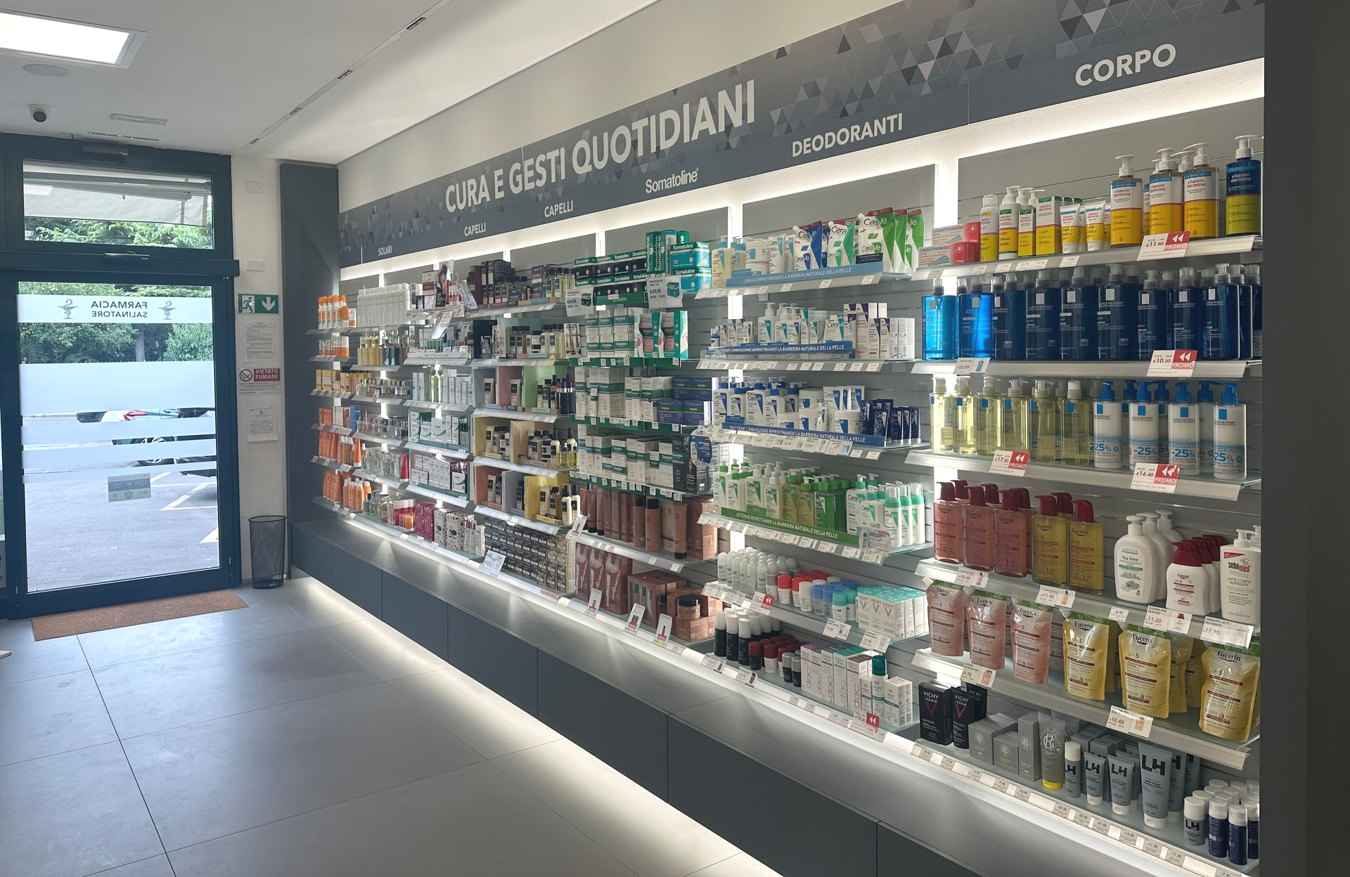 interni della farmacia