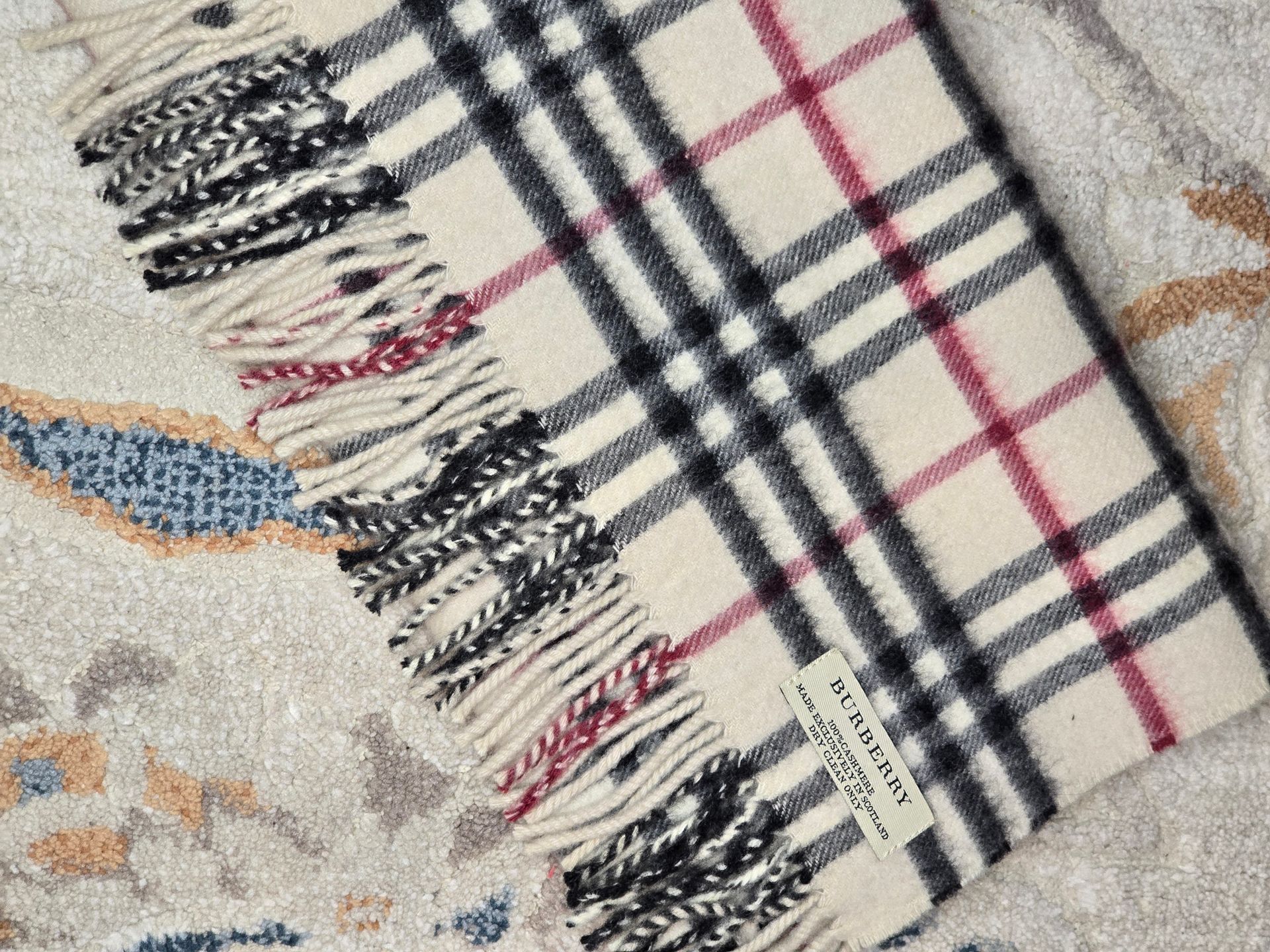 Burberry White 100% Cashmere Scarf