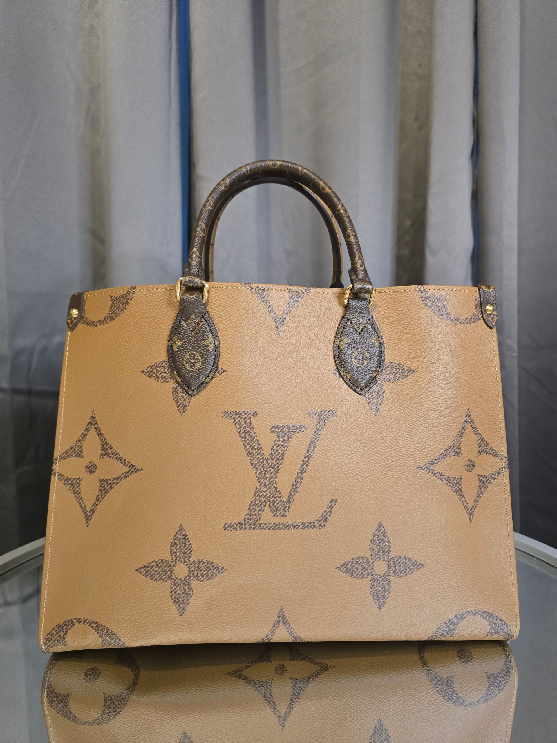 Louis Vuitton Monogram Reversible On The Go Bag MM