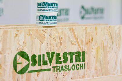 Un pezzo di legno con la parola silvestri sopra