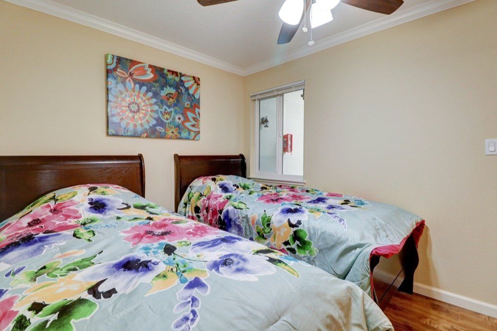 1546 Maurice Lane-11