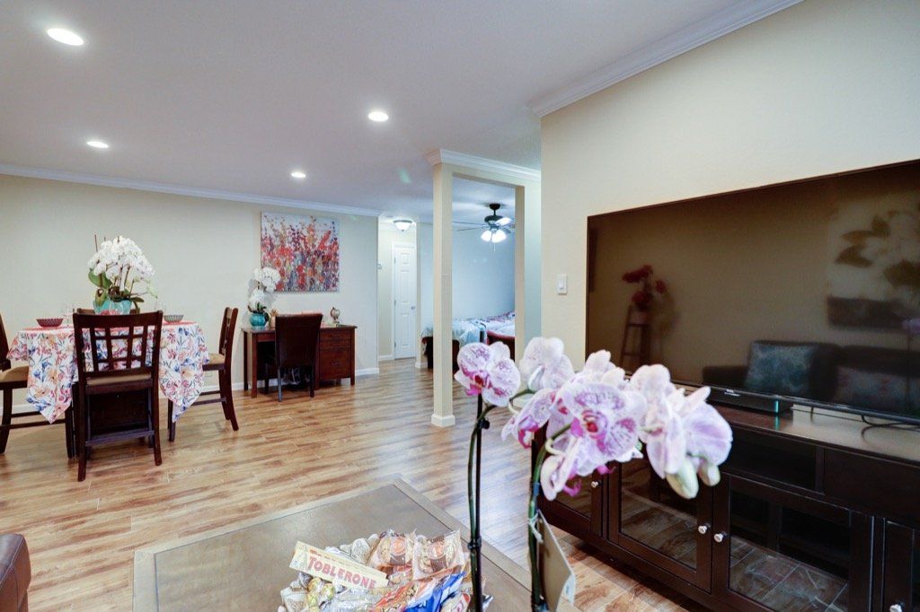 1546 Maurice Lane-16