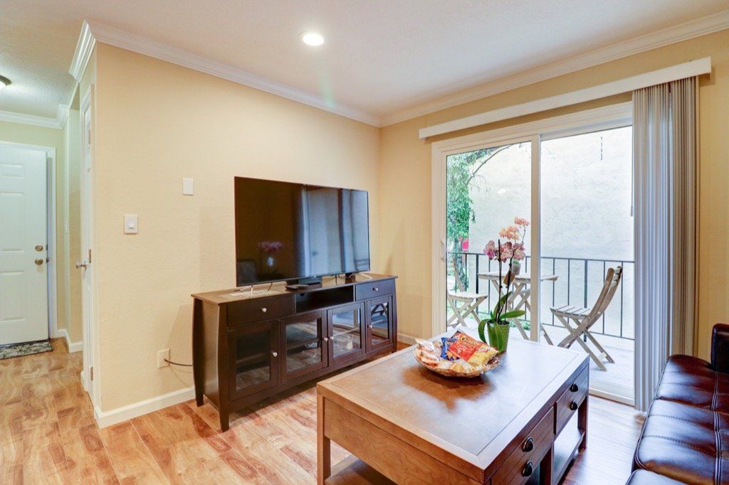 1546 Maurice Lane-17